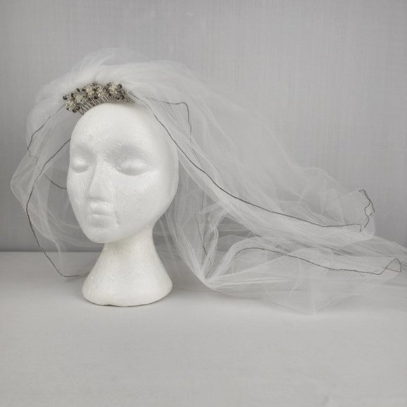 White 2 Layer Beaded Comb Silver Trim Veil main image 7
